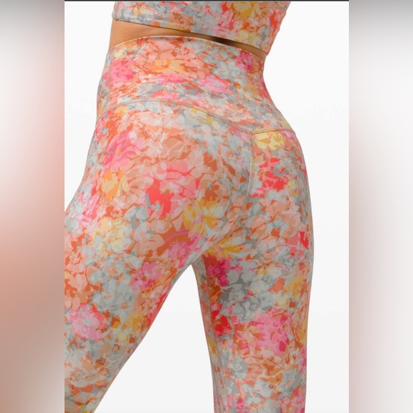 Lululemon Align Pant 25"
Inflorescence Multi - Picture 2 of 8